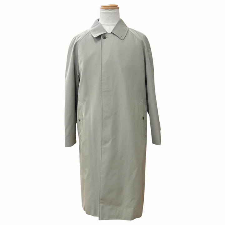Pristine Burberrys coat Deadstock, Nova Check pattern lining, concealed placket.
