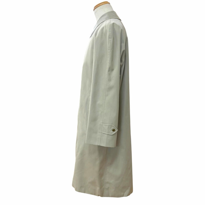 Pristine Burberrys coat Deadstock, Nova Check pattern lining, concealed placket.