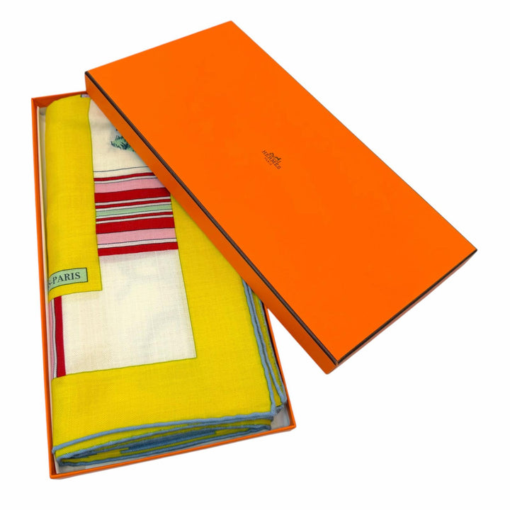 Pristine HERMES scarf Carré 140 Carré Géant Apron d'Or Large format cashmere