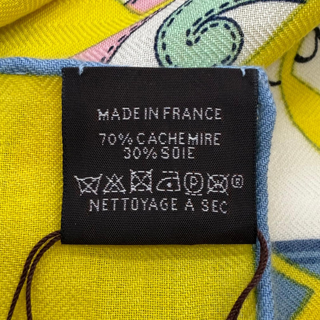Pristine HERMES scarf Carré 140 Carré Géant Apron d'Or Large format cashmere