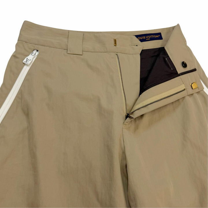 Excellent LOUIS VUITTON cargo pants Technical signature print gabardine beige 44