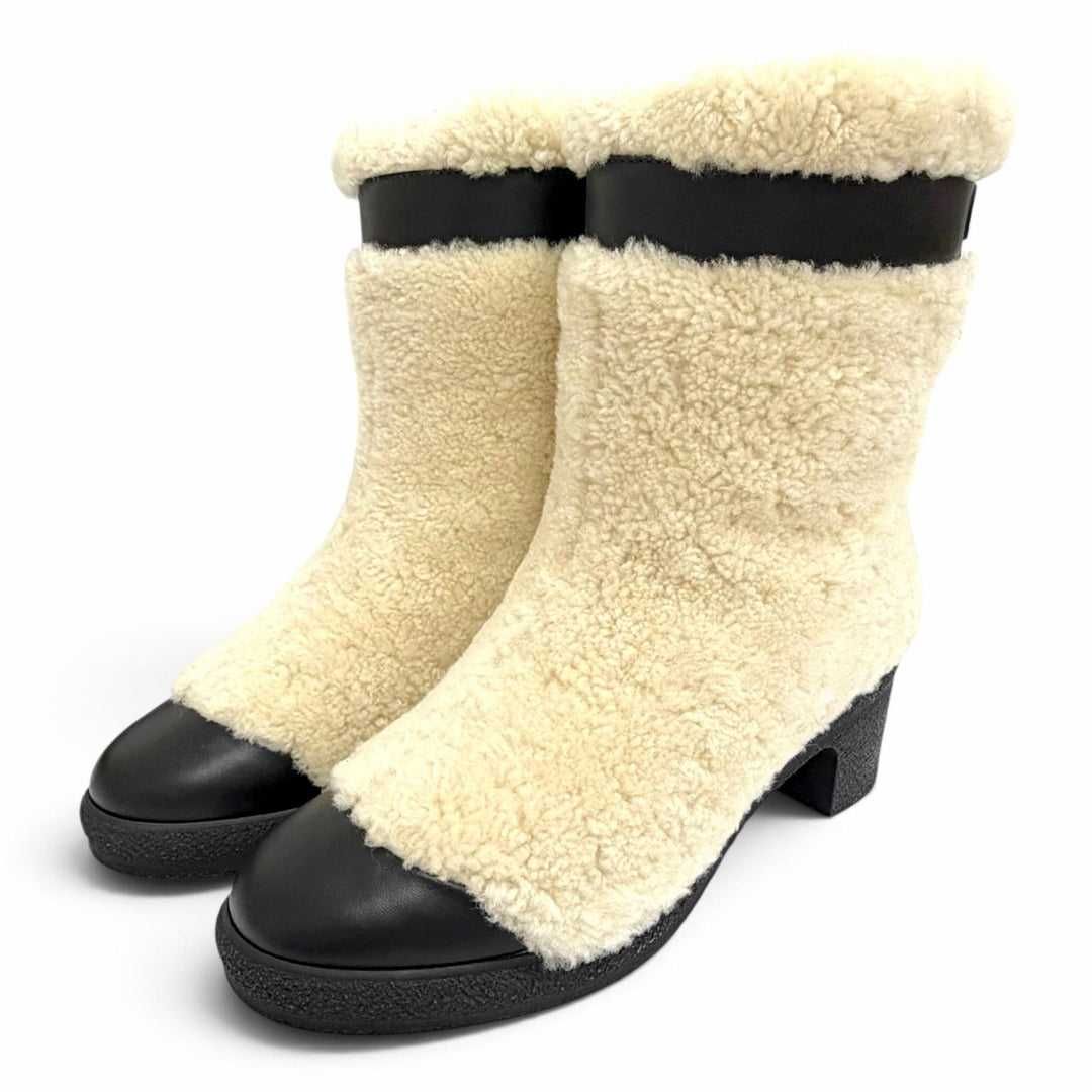 Pristine CHANEL short boots COCO Mark logo sheepskin 37 18B G34080