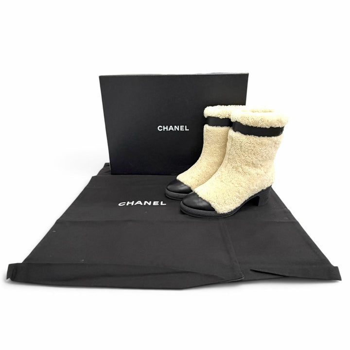 Pristine CHANEL short boots COCO Mark logo sheepskin 37 18B G34080