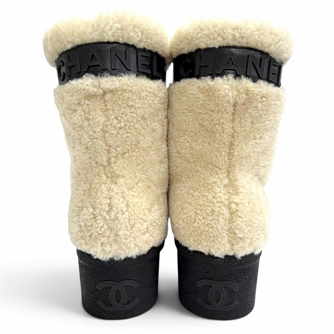 Pristine CHANEL short boots COCO Mark logo sheepskin 37 18B G34080