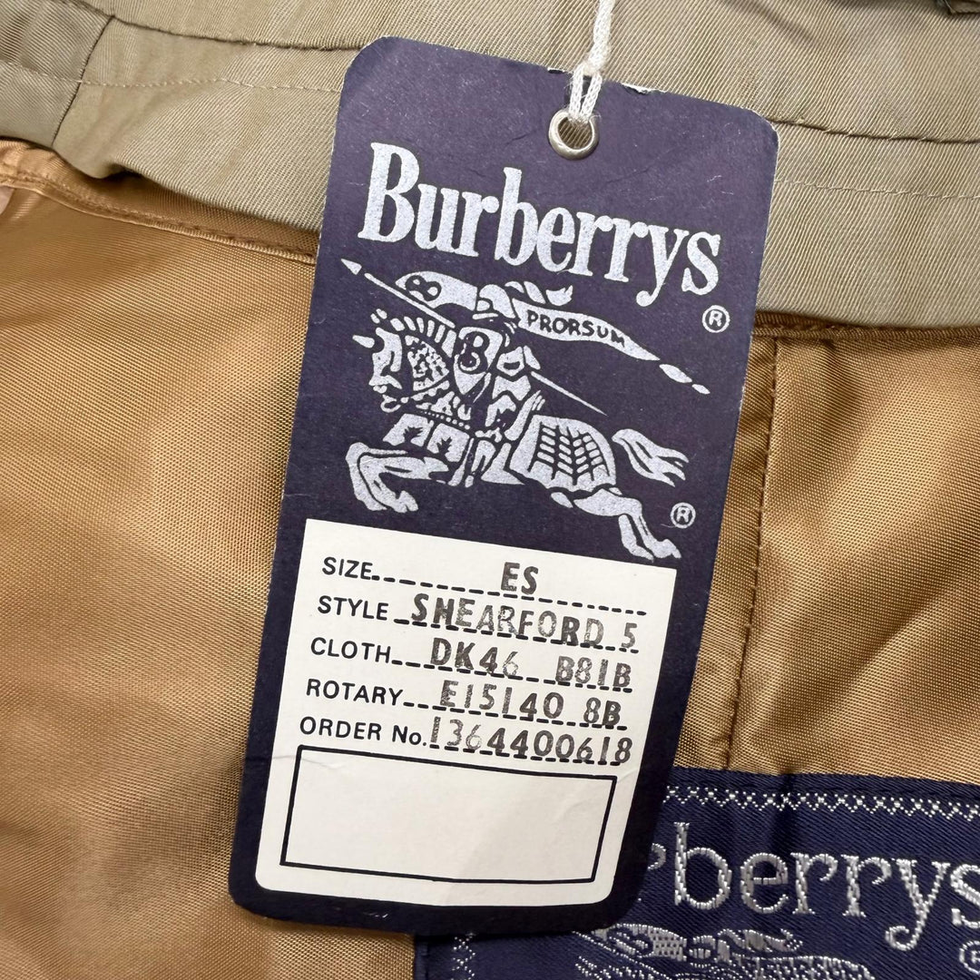 Pristine Burberrys coat Deadstock with Nova Check Pattern lining