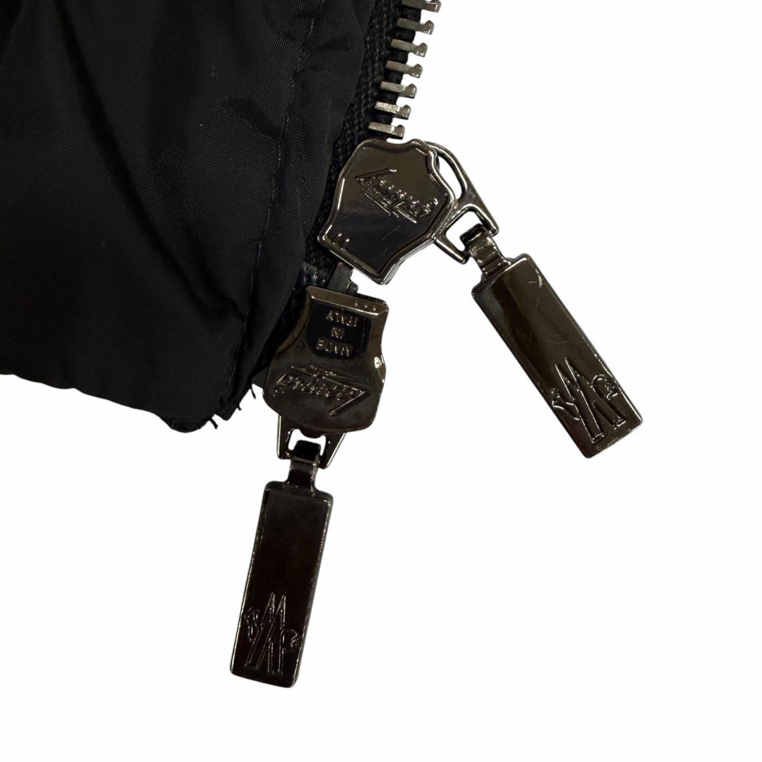 Great MONCLER down coat VOUGLANS Flared hem, switching design, ZIP UP black