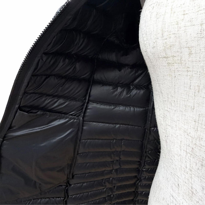 Pristine MONCLER down coat IGELONG Logo patch Hooded black Nylon Women 00