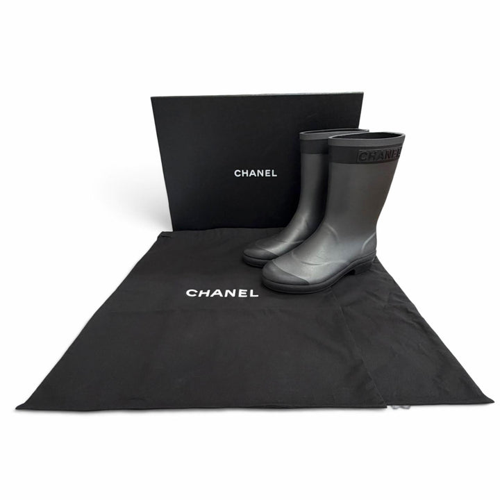 Great CHANEL short boots COCO Mark Side Logo Rain Boots black rubber 37 G34881