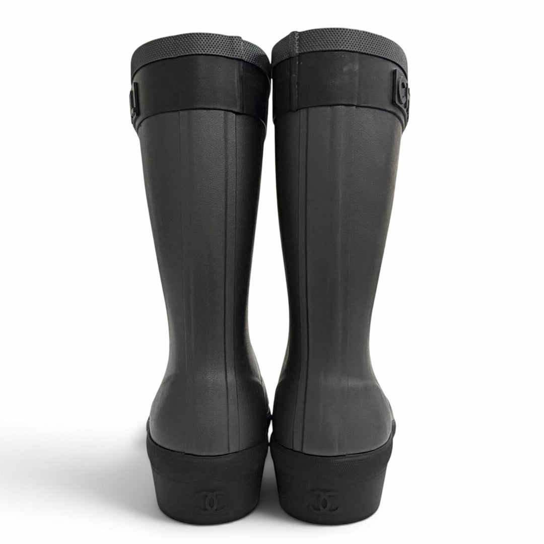 Great CHANEL short boots COCO Mark Side Logo Rain Boots black rubber 37 G34881