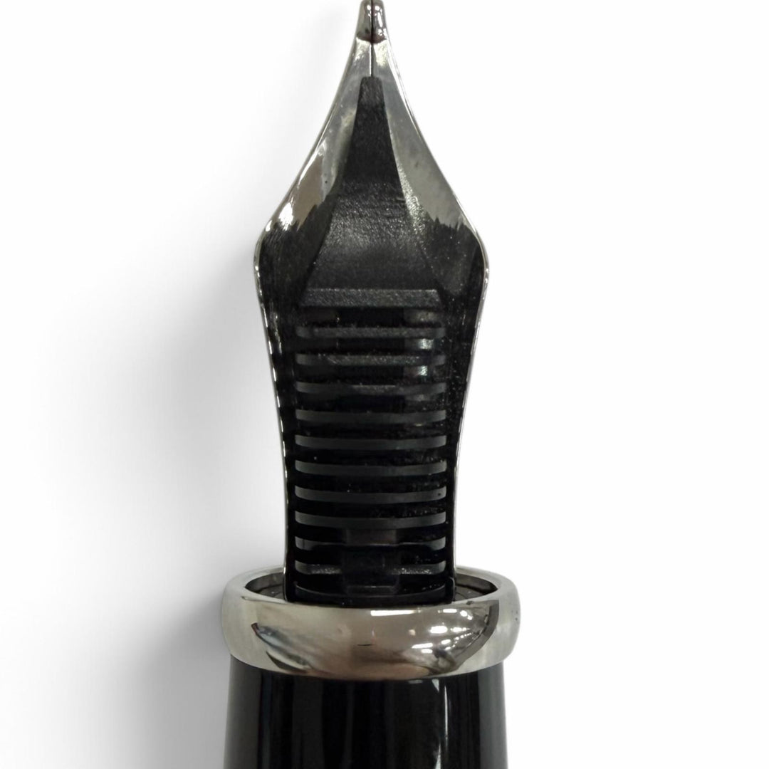 Excellent Cartier fountain pen Striped Pattern Silver 18K mens
