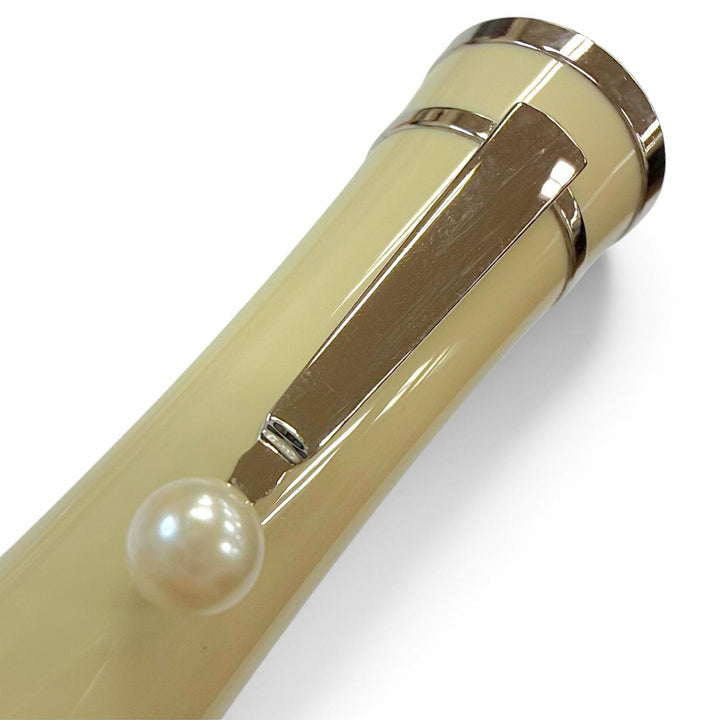 Great MONTBLANC Ballpoint pen Greta Garbo Special Edition white star white Pearl