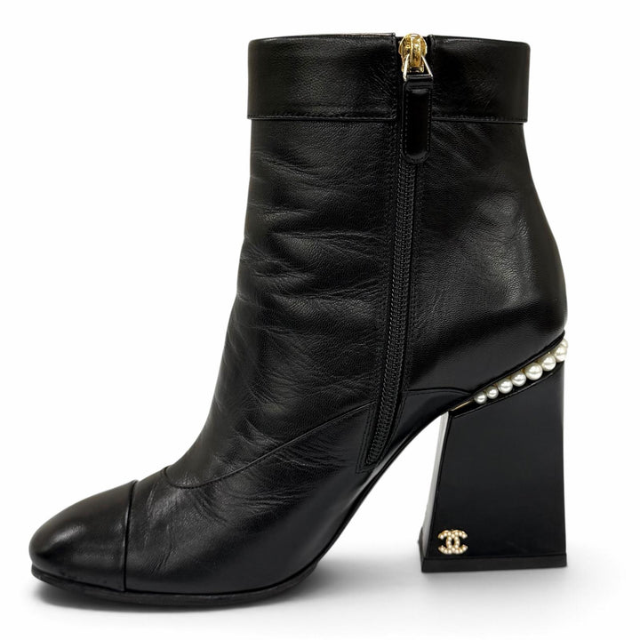 Great CHANEL Ankle boots COCO Mark Eco Pearl included black leather37 22A G39262