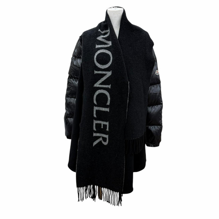 Great MONCLER down coat MANTELLA Wool paneling, logo patch, front opening. S
