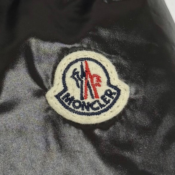 Great MONCLER down coat MANTELLA Wool paneling, logo patch, front opening. S