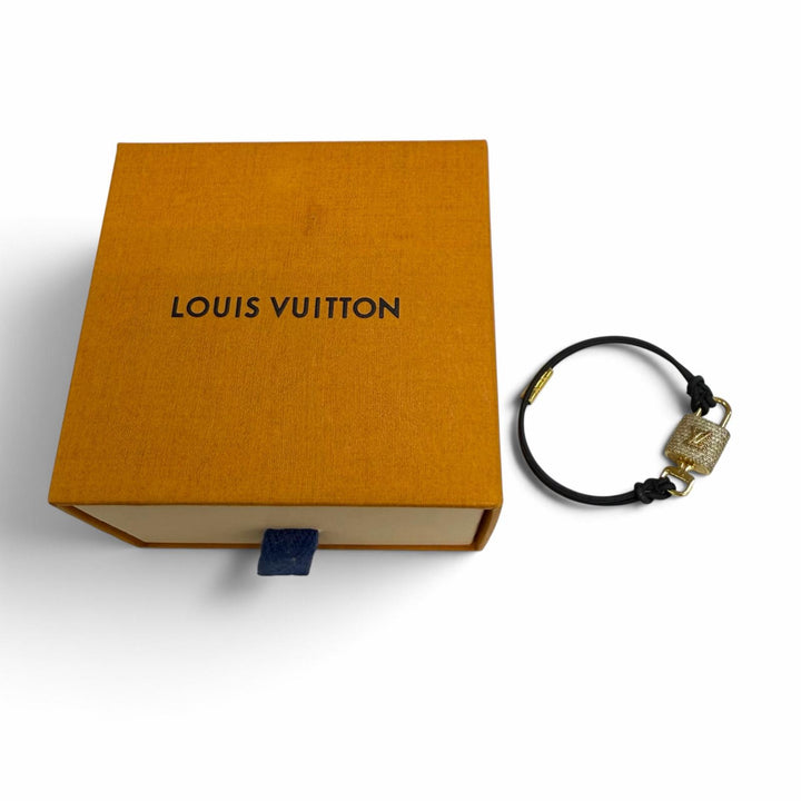 Very Good LOUIS VUITTON bracelet Cadena motif LV padlock gold Women M8217F