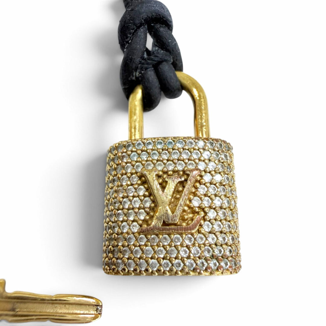 Very Good LOUIS VUITTON bracelet Cadena motif LV padlock gold Women M8217F