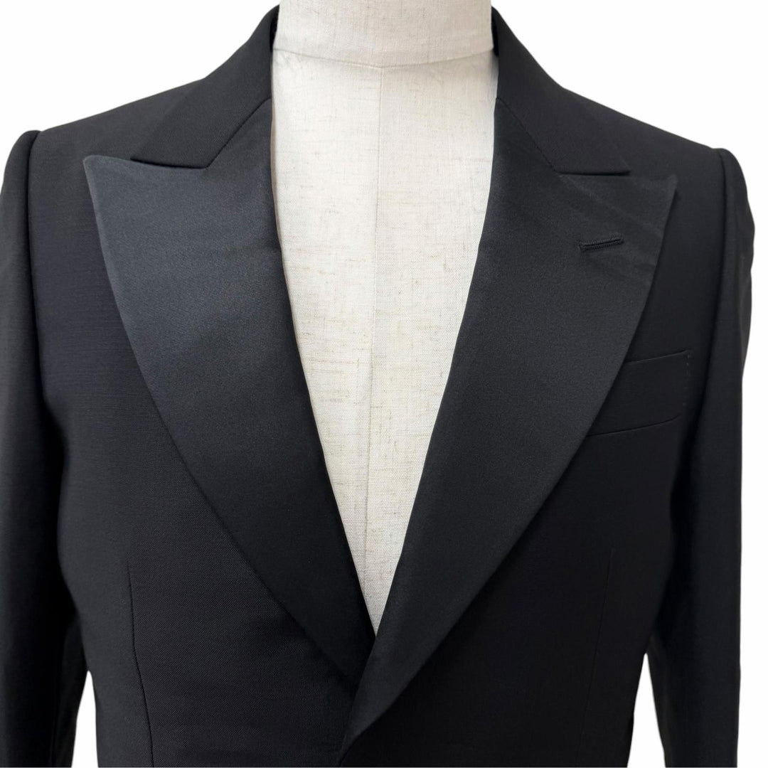 Pristine GUCCI suit Tuxedo two-piece set single black mohair mens 606245