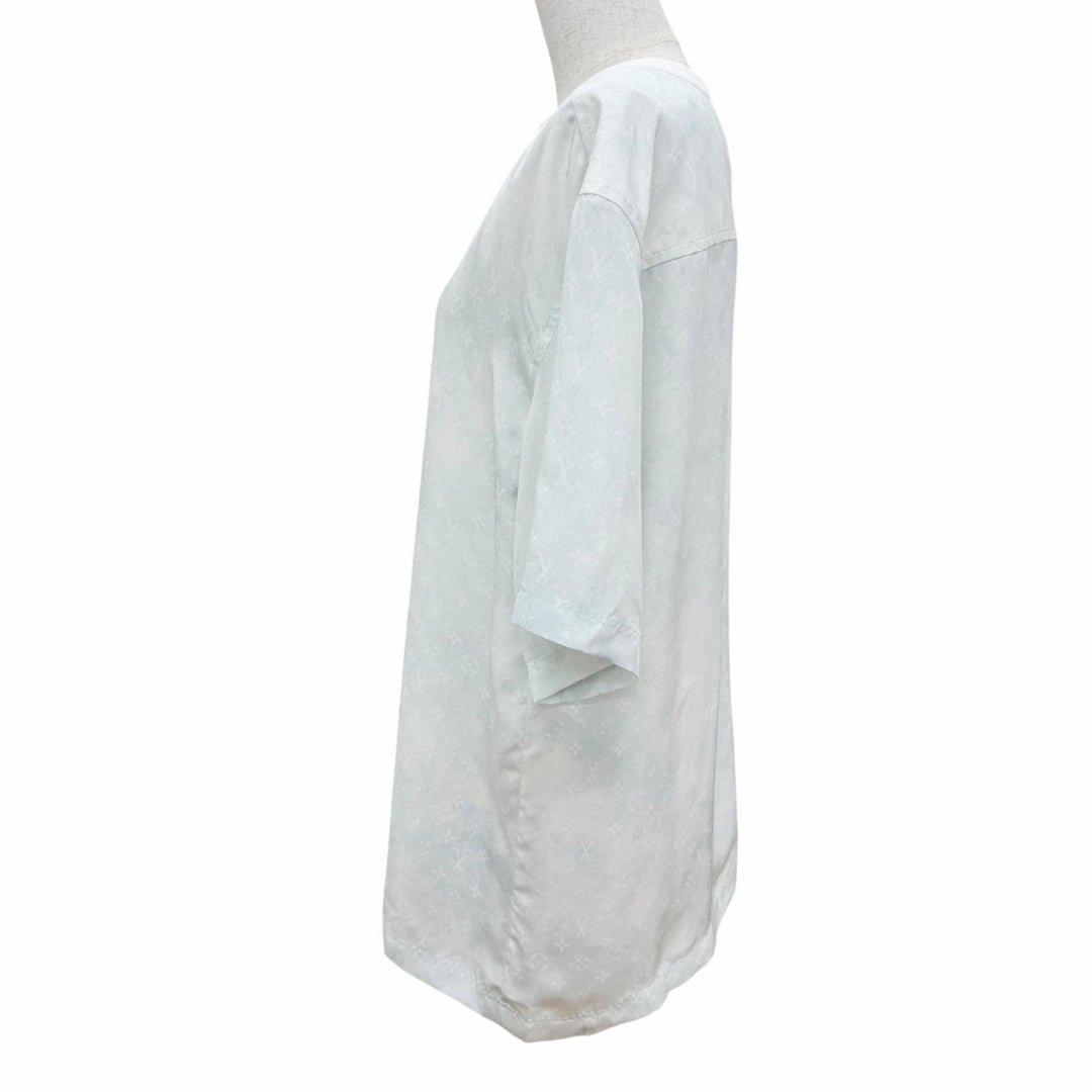 Pristine LOUIS VUITTON T-shirt Monogram Oversized Light blue silk 36