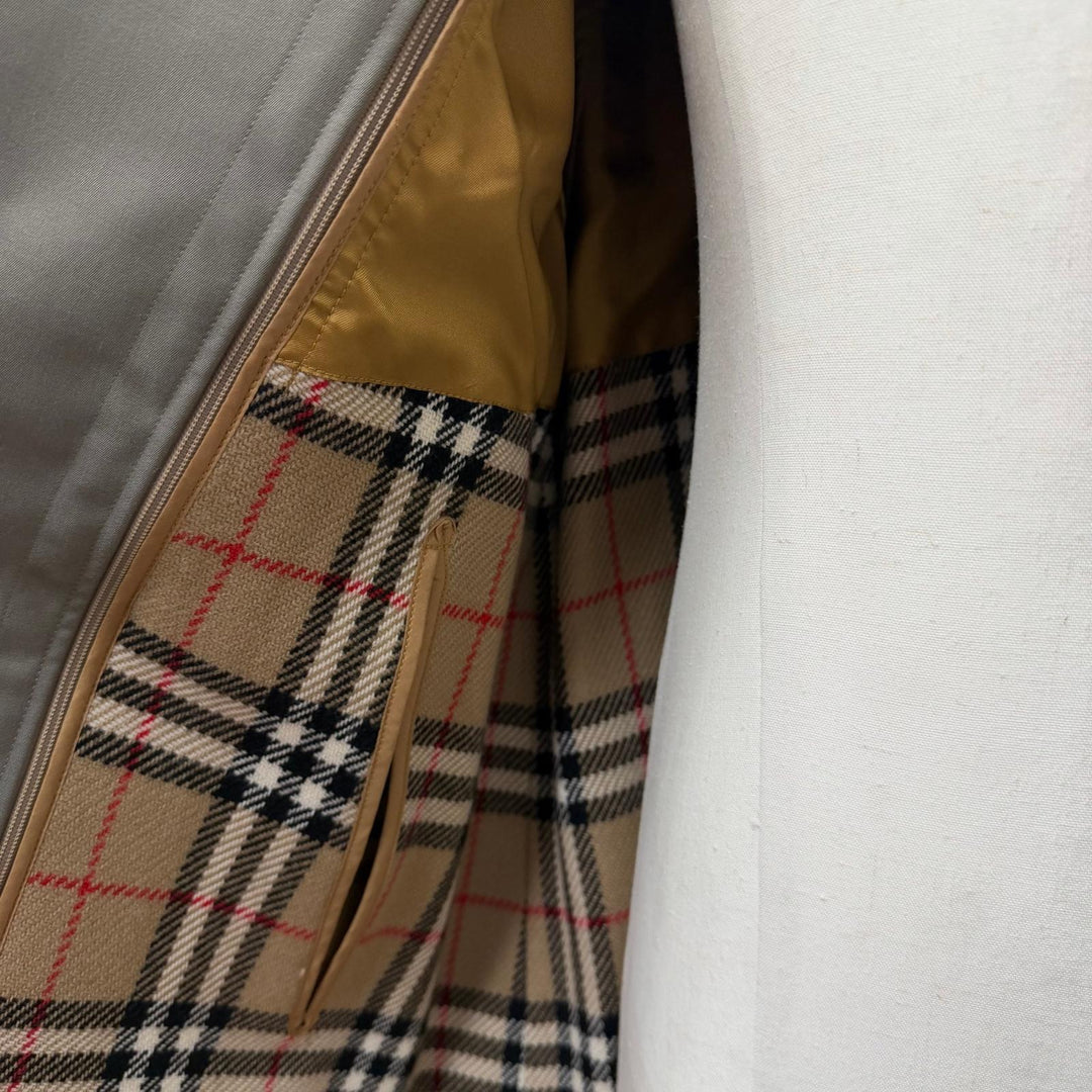 Excellent Burberrys coat Nova check pattern lining, cashmere blend liner khaki