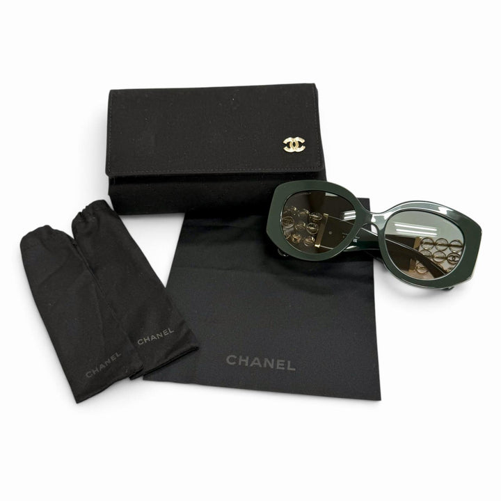Great CHANEL sunglasses Oval-shaped sunglasses COCO Mark Butterfly 5543-A