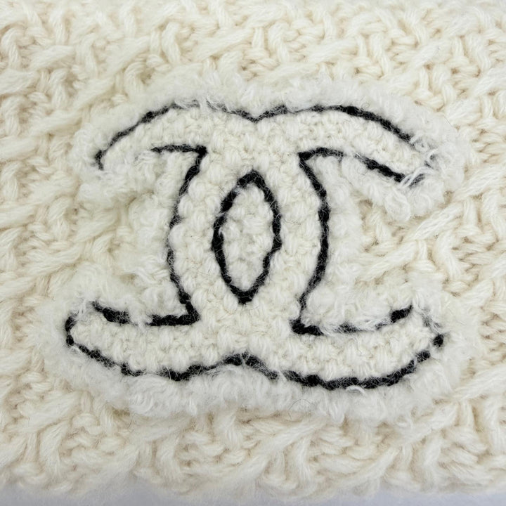 Great CHANEL Knit cap Tweed COCO Mark Beanie off white cashmere Women 24A