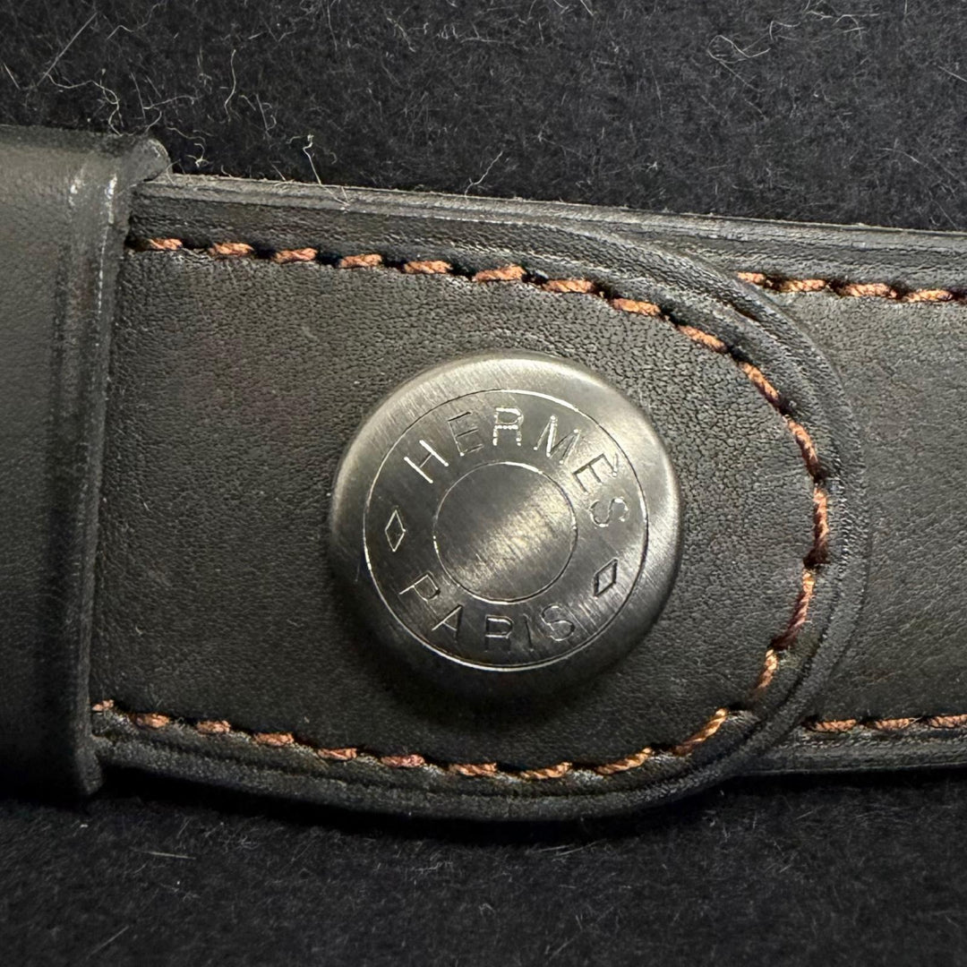 Great HERMES hat Clou de Selle, Sellier buttons, leather ribbon, felt black felt