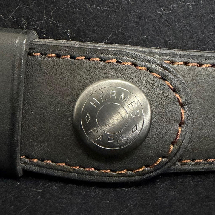 Great HERMES hat Clou de Selle, Sellier buttons, leather ribbon, felt black felt