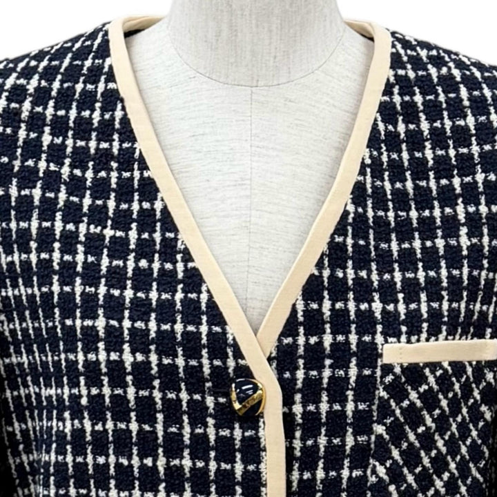 Excellent VALENTINO Jacket V-logo button tweed boucle Virgin wool 38 7B3CE4H09E4
