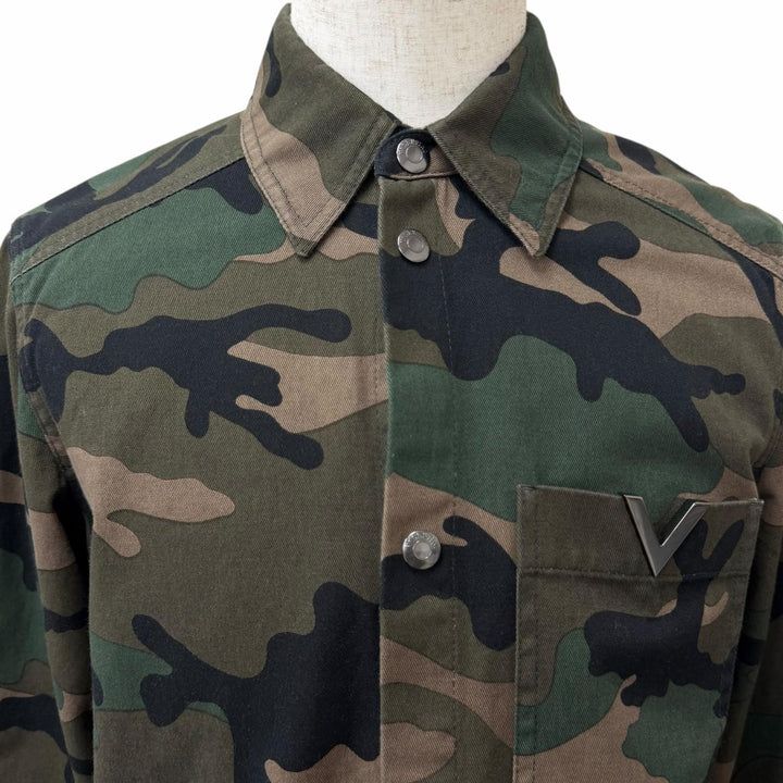 Great VALENTINO Jacket V-logo Metal Camouflage Pattern Long-Sleeve Shirt khaki