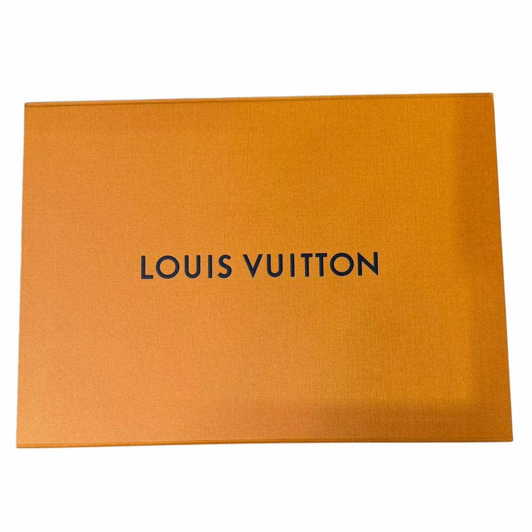 Excellent LOUIS VUITTON Denim pants Leather patch with logo Indigo blue