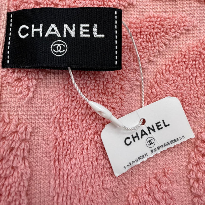Pristine CHANEL COCO Mark Camellia Beach Towel and One-Shoulder Bag 2-Piece Set