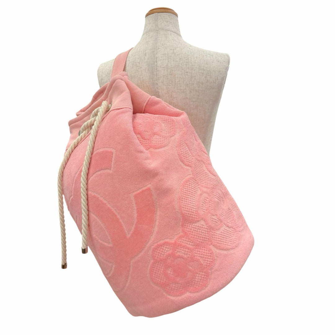 Pristine CHANEL COCO Mark Camellia Beach Towel and One-Shoulder Bag 2-Piece Set