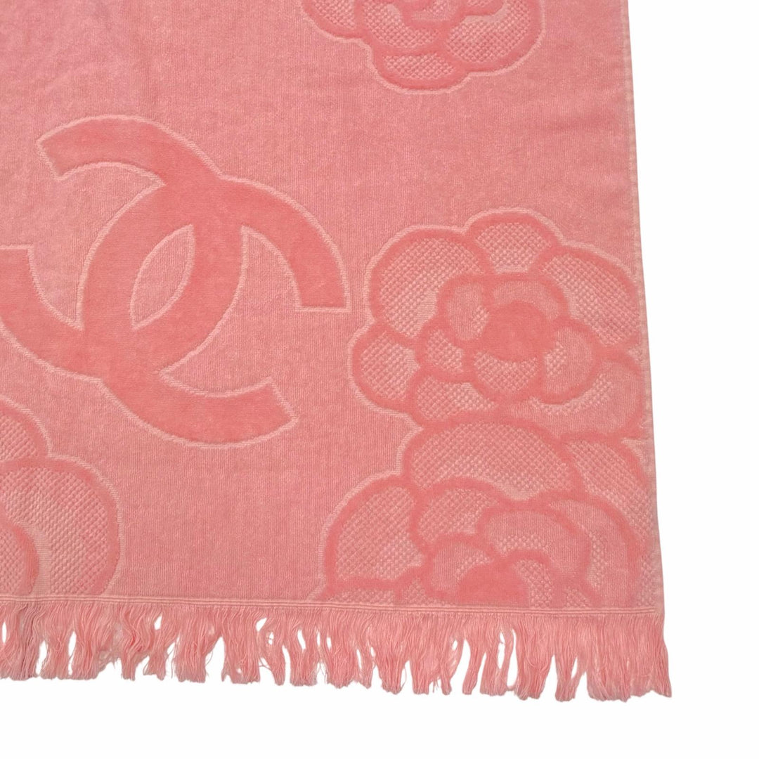 Pristine CHANEL COCO Mark Camellia Beach Towel and One-Shoulder Bag 2-Piece Set