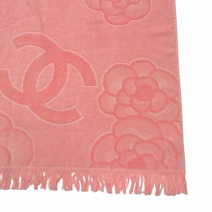 Pristine CHANEL COCO Mark Camellia Beach Towel and One-Shoulder Bag 2-Piece Set