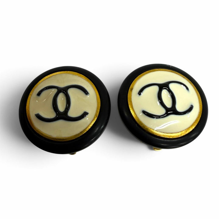 Excellent CHANEL Earring COCO Mark accessories black Women 97P