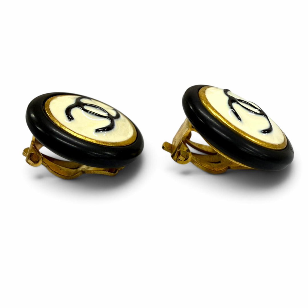 Excellent CHANEL Earring COCO Mark accessories black Women 97P