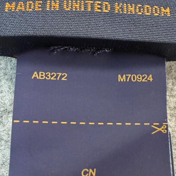 Excellent LOUIS VUITTON Scarf Esharp LV Split Monogrammed cashmere M70924