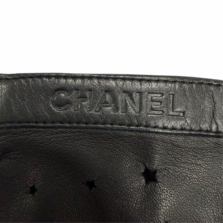 Great CHANEL gloves COCO Mark Logo Star Punching Leather Gloves black Women 7.5
