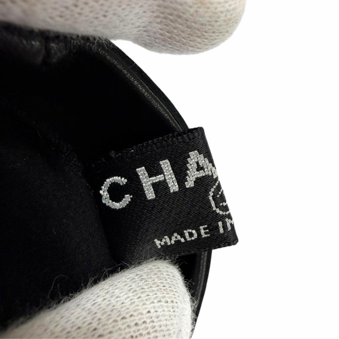 Great CHANEL gloves COCO Mark Logo Star Punching Leather Gloves black Women 7.5