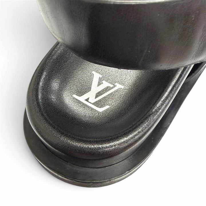Great LOUIS VUITTON Sandals Mules, leather shower sandals, slide sandals black