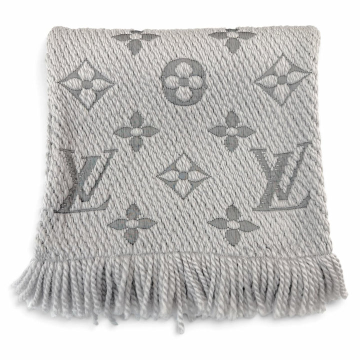 Great LOUIS VUITTON Scarf Escalp Logo Mania Monogrammed with fringe Griperles