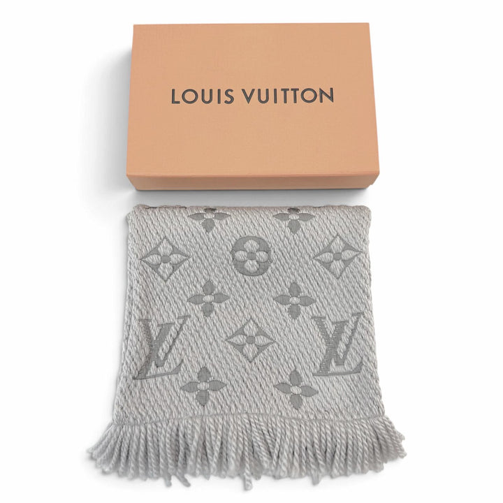 Great LOUIS VUITTON Scarf Escalp Logo Mania Monogrammed with fringe Griperles