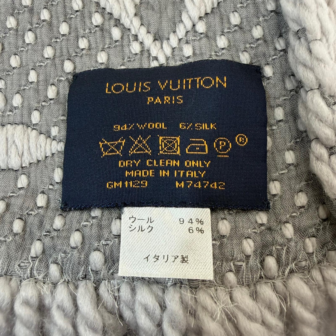 Great LOUIS VUITTON Scarf Escalp Logo Mania Monogrammed with fringe Griperles