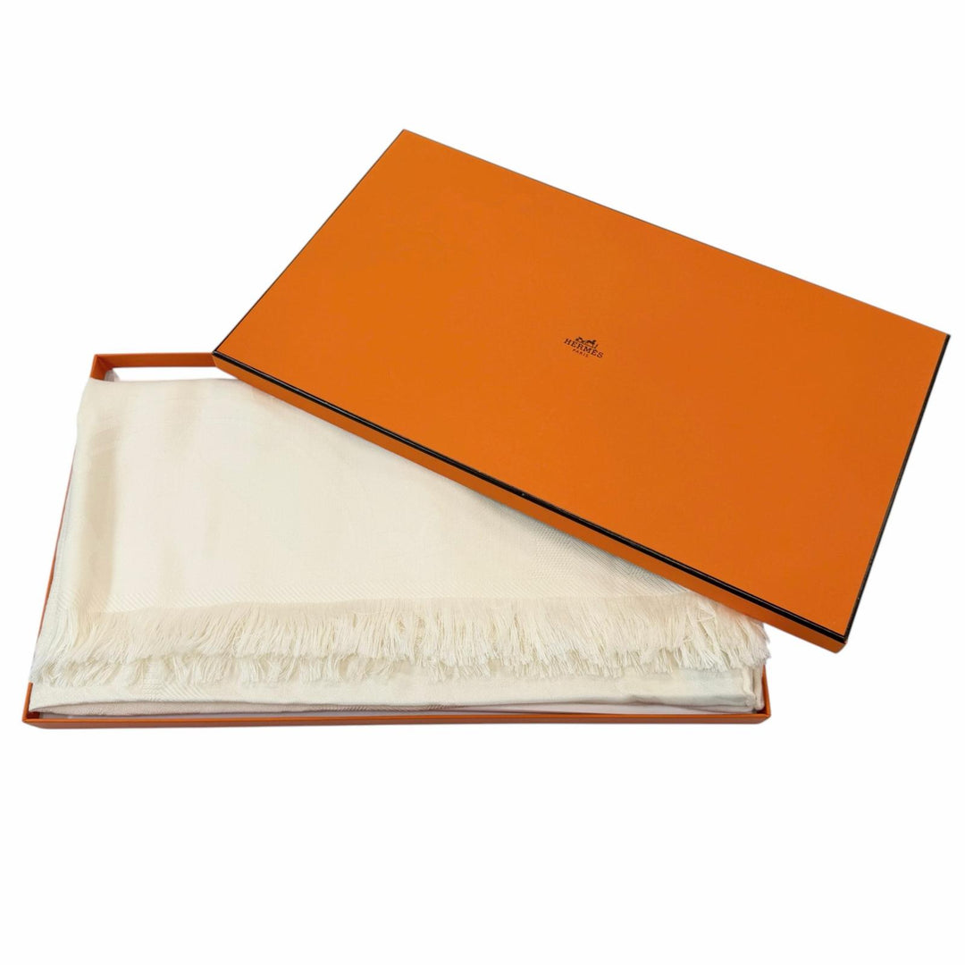 Pristine HERMES Stall New Libris Large shawl with fringe cream cashmere Women