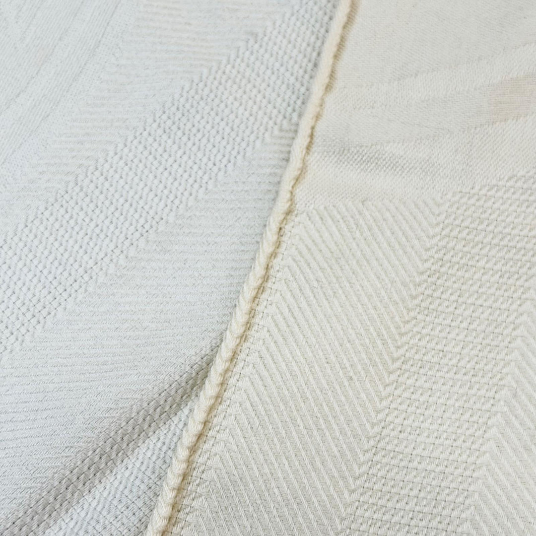Pristine HERMES Stall New Libris Large shawl with fringe cream cashmere Women