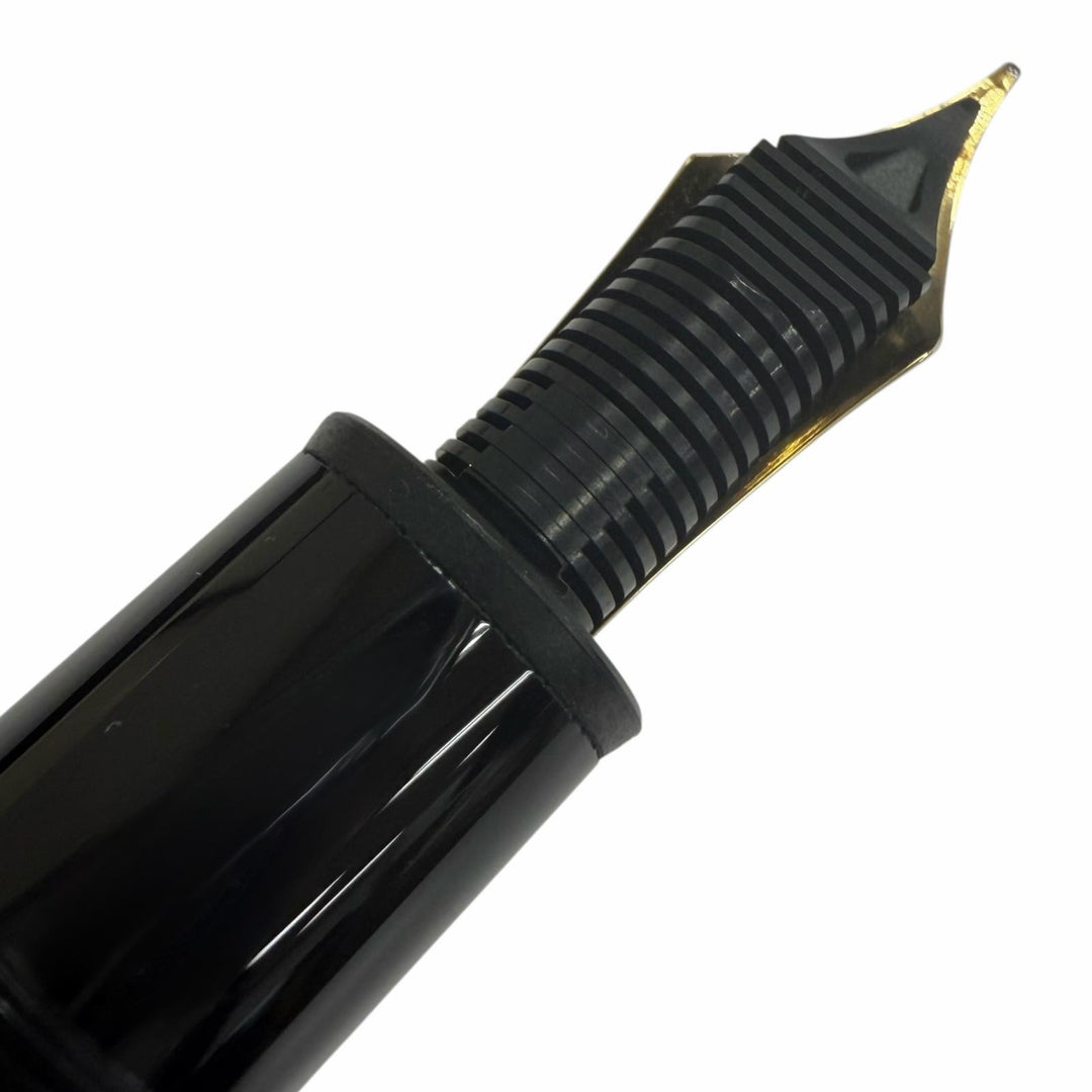 Pristine MONTBLANC fountain pen Meisterstück 149 Cap type black 18K mens