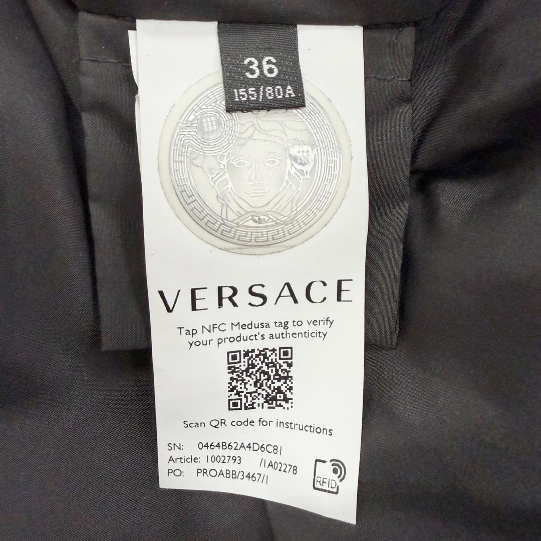 Great VERSACE Down jacket Hooded lining with baroque pattern, zip-up. 36 1002793