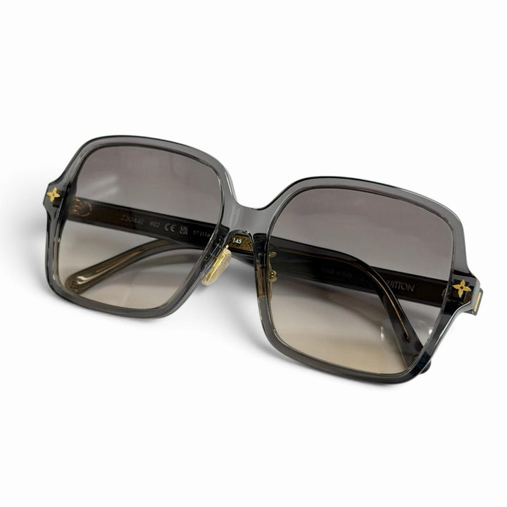 Great LOUIS VUITTON Sunglasses LV Aura Square Current product Z3044E
