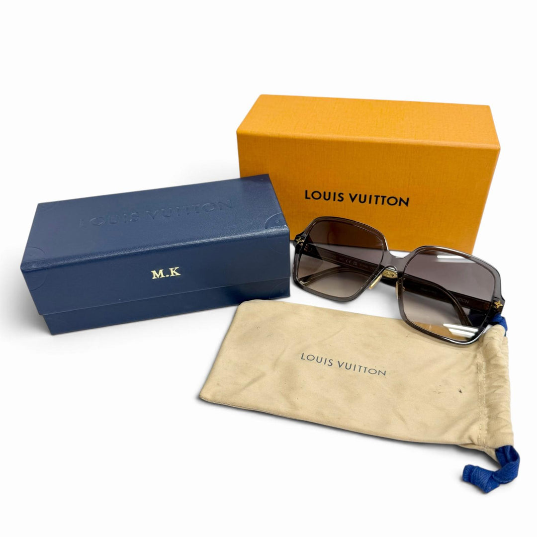 Great LOUIS VUITTON Sunglasses LV Aura Square Current product Z3044E