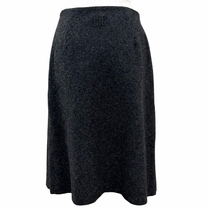 Excellent MIUMIU skirt Trapezoid shape with logo patch Dark gray wool 38 MG2558